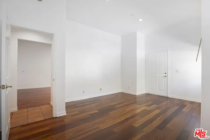 2644 E Chevy Chase Drive, Glendale, California 91206