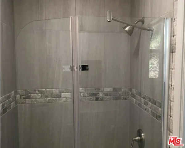 2644 E Chevy Chase Drive, Glendale, California 91206