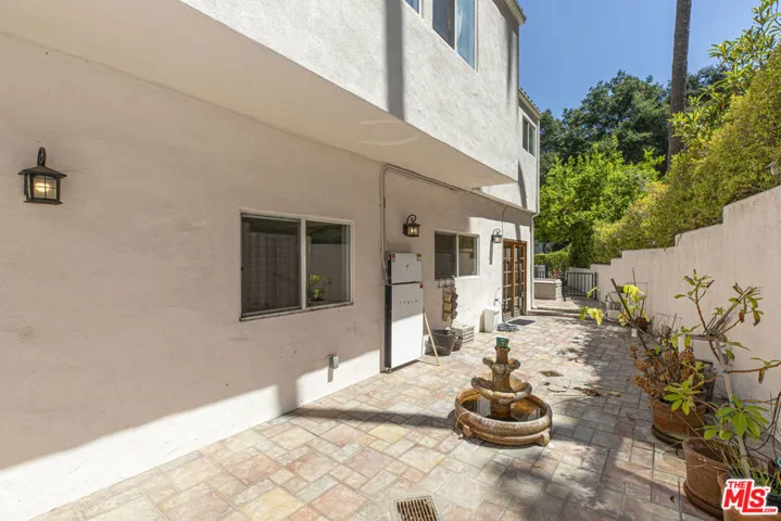 2644 E Chevy Chase Drive, Glendale, California 91206