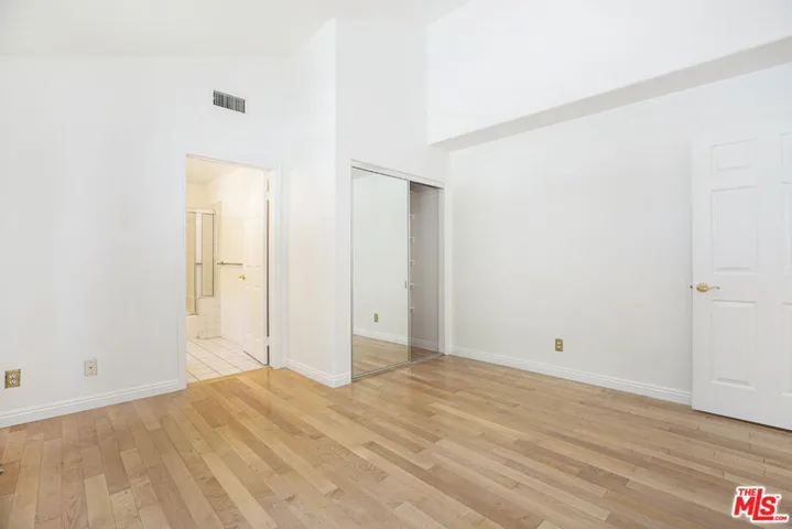 2644 E Chevy Chase Drive, Glendale, California 91206