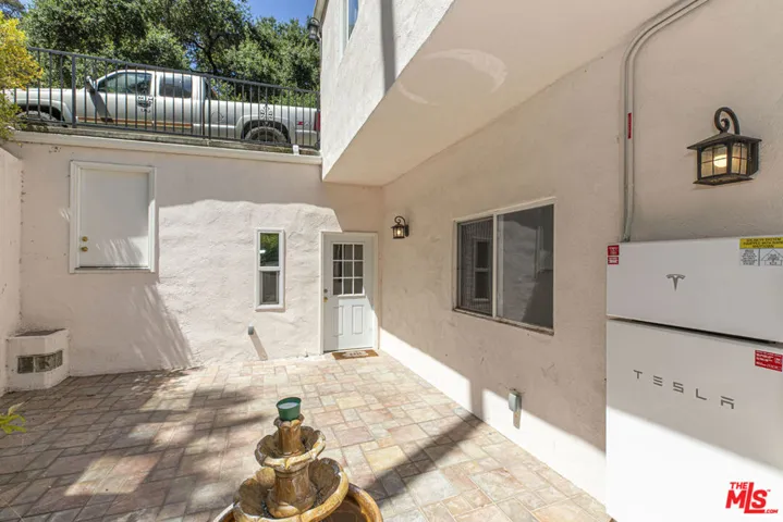 2644 E Chevy Chase Drive, Glendale, California 91206