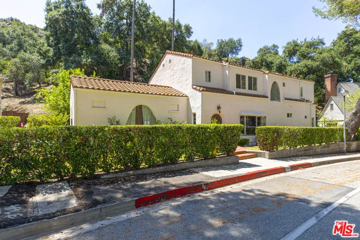 2644 E Chevy Chase Drive, Glendale, California 91206