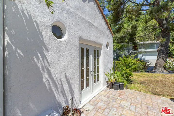 2644 E Chevy Chase Drive, Glendale, California 91206