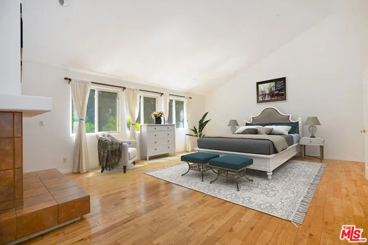 2644 E Chevy Chase Drive, Glendale, California 91206