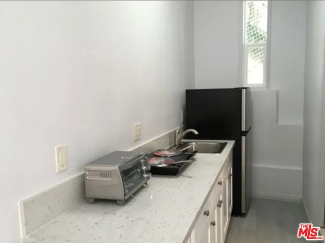 2644 E Chevy Chase Drive, Glendale, California 91206