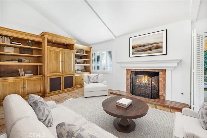 FAMILY ROOM-VIRTUALLY STAGED