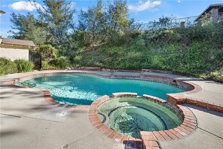 3802 Daguerre Avenue, Calabasas, California 91302