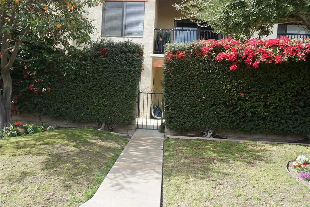1407 N Sunrise Way 25, Palm Springs, California 92262 home-pic-6