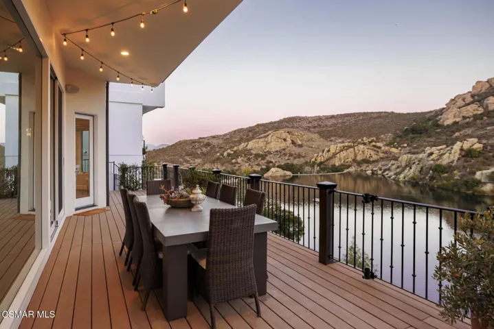Main Deck Dining
