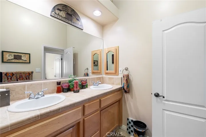 4201 Walker Lake Drive, Bakersfield, California 93313