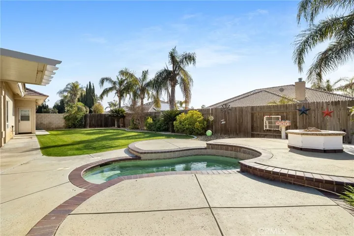 4201 Walker Lake Drive, Bakersfield, California 93313