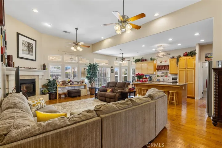 4201 Walker Lake Drive, Bakersfield, California 93313