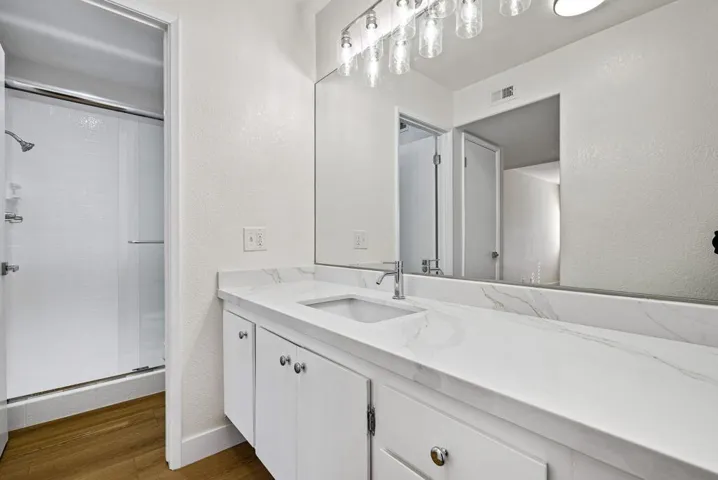 32-web-or-mls-DF_Capri_OPMG_0125_032