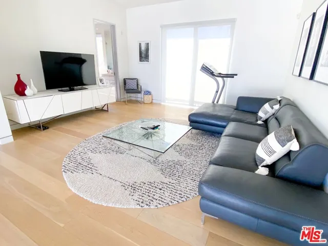 6221 Maryland Drive, Los Angeles, California 90048