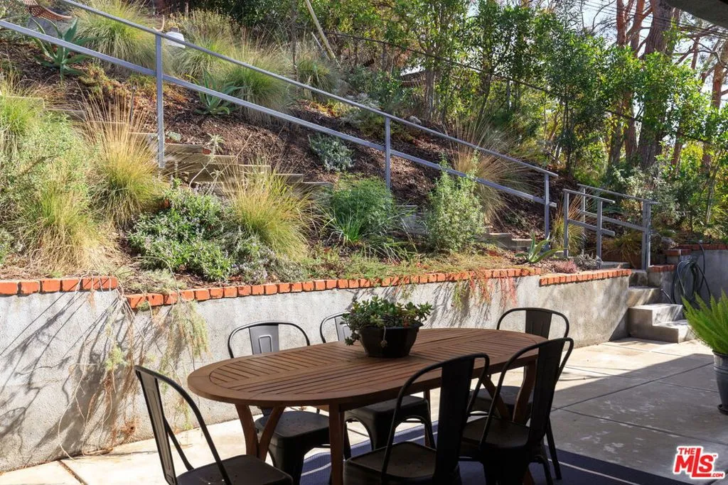 468 Glen Holly Drive, Pasadena, California 91105 home-pic-28