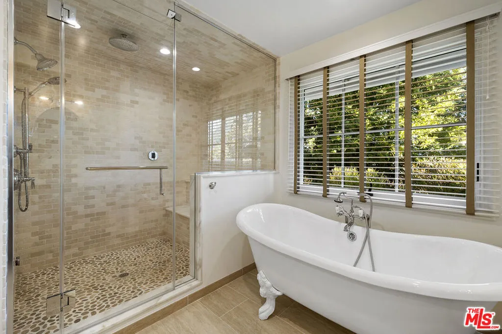 5200 Collier Place, Woodland Hills, California 91364 home-pic-17