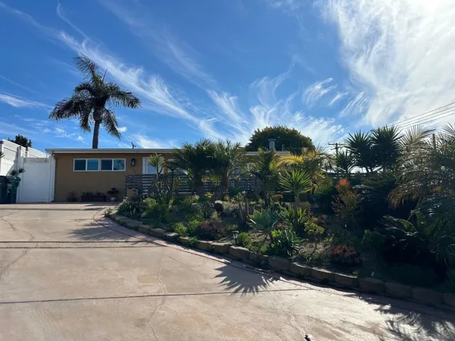 1703 Thomas Street, San Diego, California 92109