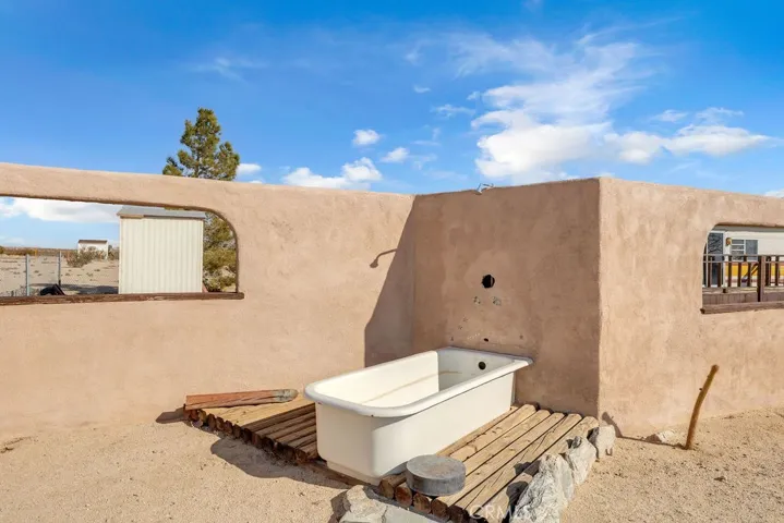 1226 Meldora Avenue, 29 Palms, California 92277
