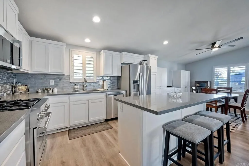 525 W El Norte Parkway Spc 203, Escondido, California 92026 home-pic-6