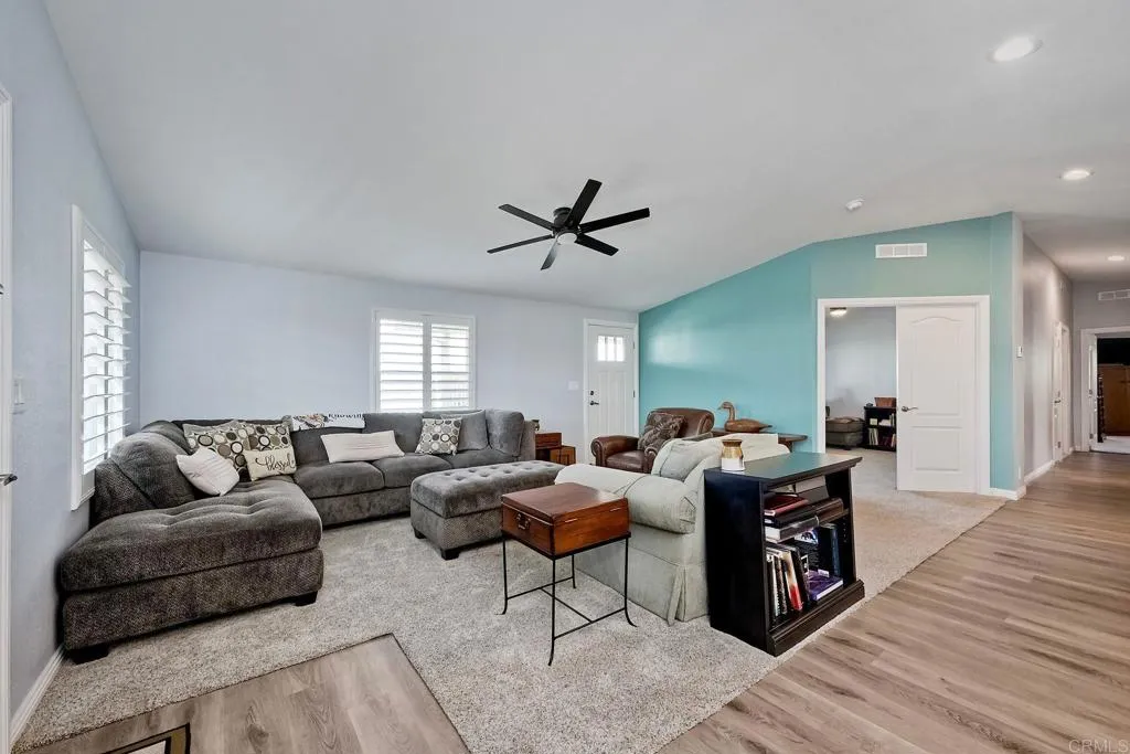525 W El Norte Parkway Spc 203, Escondido, California 92026 home-pic-10