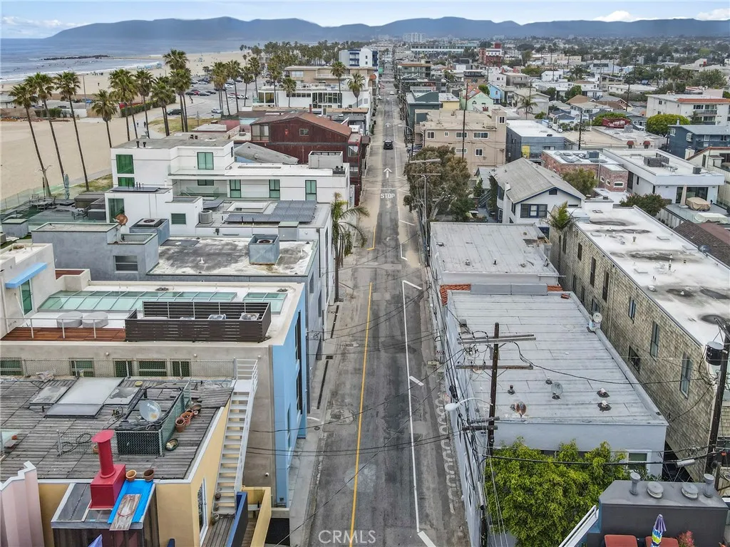 12 1/2 25th Place, Venice, California 90291 home-pic-7