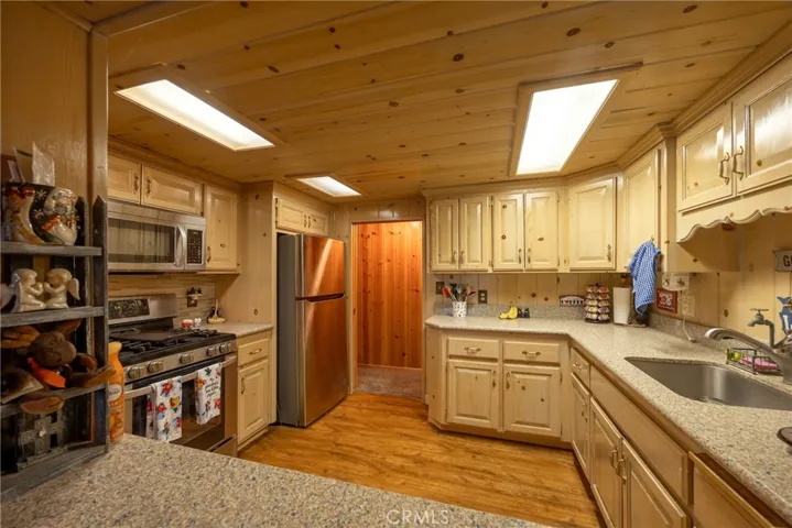 39388 Lodge Road, Fawnskin, California 92333