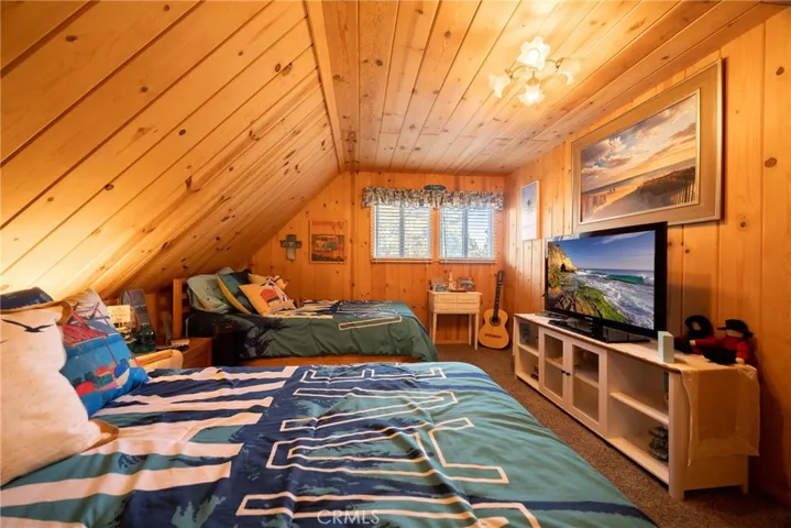 39388 Lodge Road, Fawnskin, California 92333
