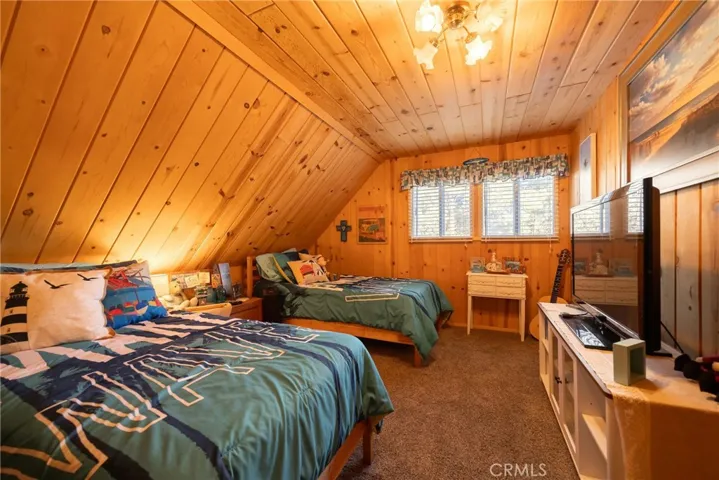 39388 Lodge Road, Fawnskin, California 92333