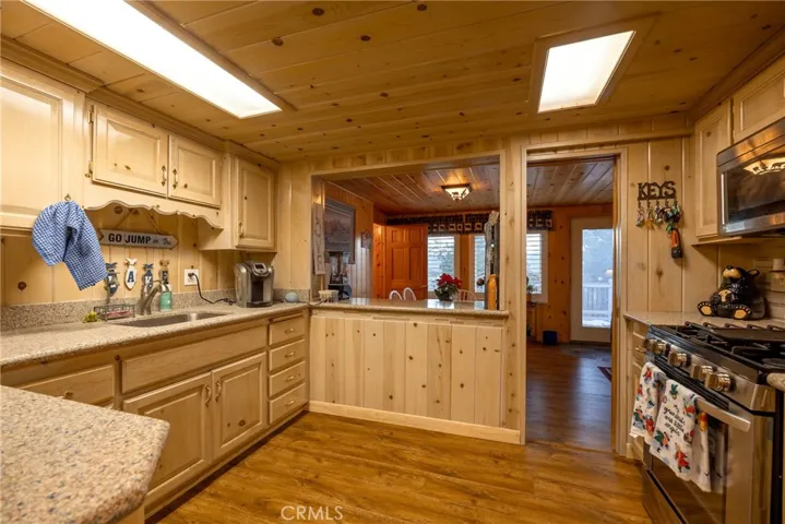 39388 Lodge Road, Fawnskin, California 92333