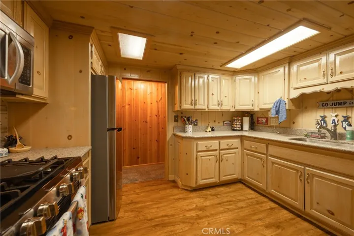 39388 Lodge Road, Fawnskin, California 92333