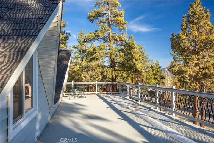 39388 Lodge Road, Fawnskin, California 92333