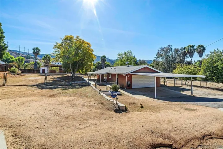 13721 Ridge Hill Rd, El Cajon, California 92021