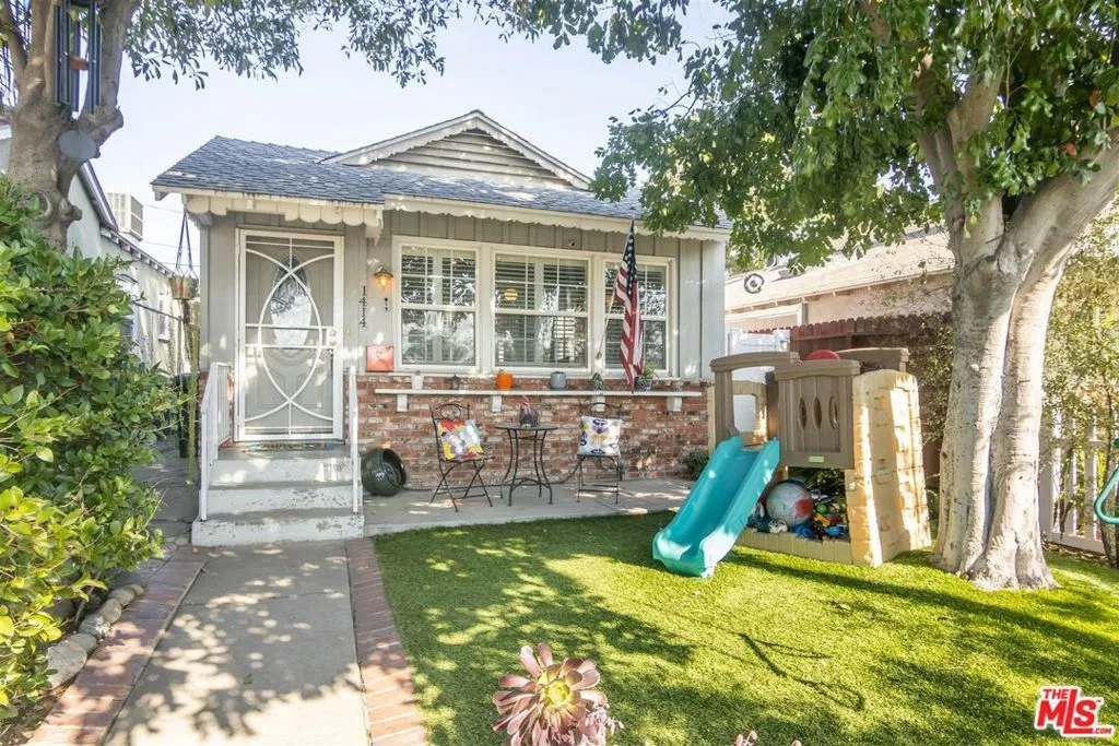 1414 N Whitnall Highway, Burbank, California 91505 home-pic-0