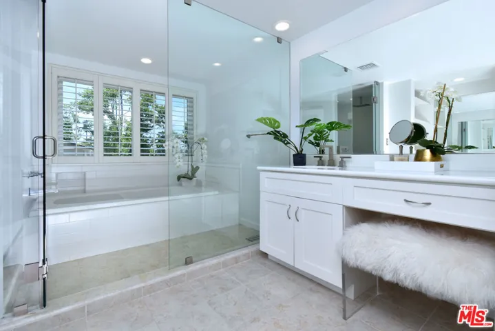 13413 Bayliss Road, Los Angeles, California 90049