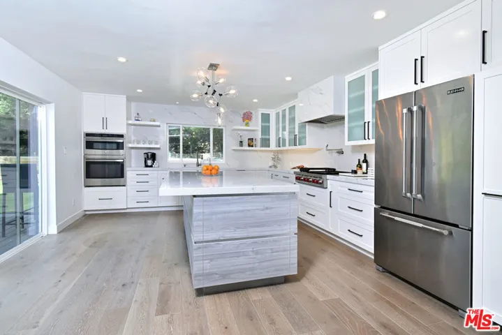 13413 Bayliss Road, Los Angeles, California 90049