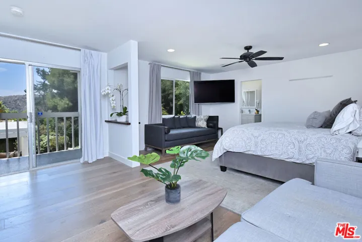 13413 Bayliss Road, Los Angeles, California 90049