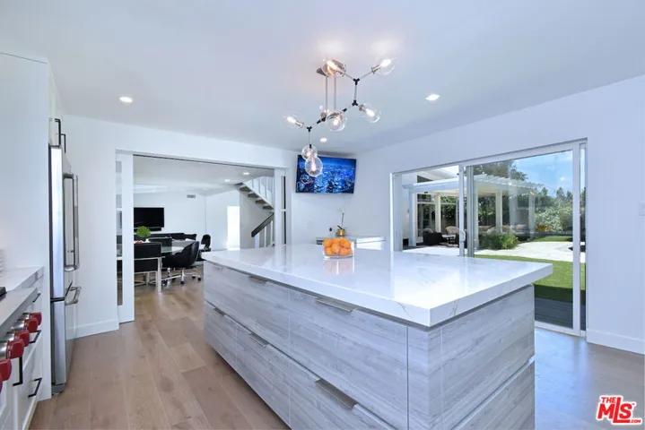 13413 Bayliss Road, Los Angeles, California 90049