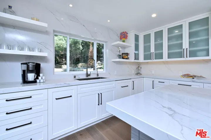 13413 Bayliss Road, Los Angeles, California 90049