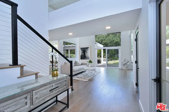 13413 Bayliss Road, Los Angeles, California 90049