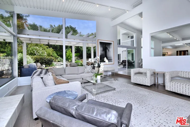 13413 Bayliss Road, Los Angeles, California 90049