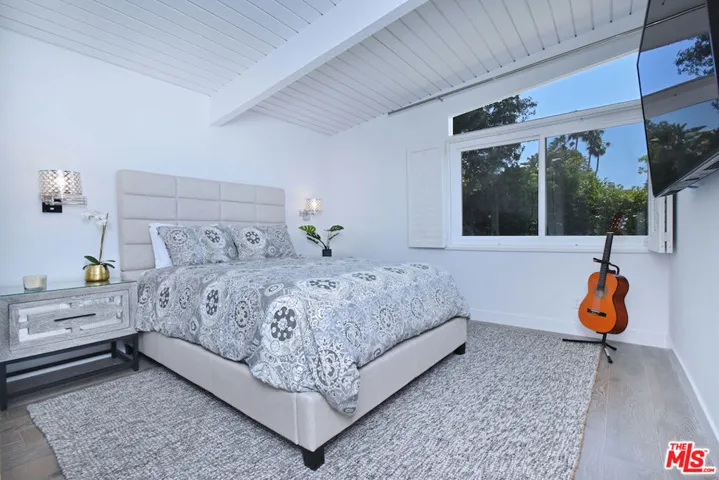 13413 Bayliss Road, Los Angeles, California 90049