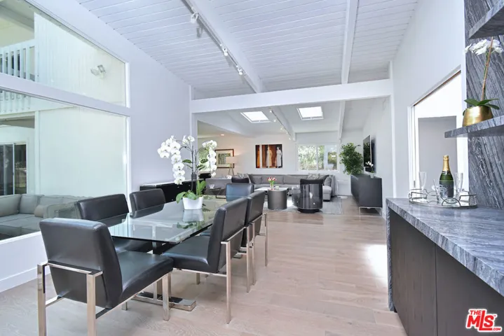 13413 Bayliss Road, Los Angeles, California 90049