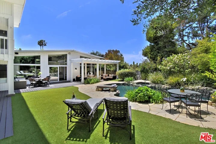 13413 Bayliss Road, Los Angeles, California 90049