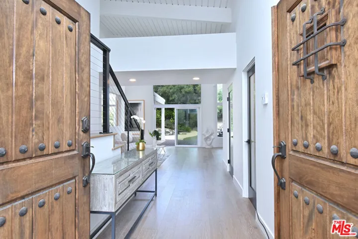 13413 Bayliss Road, Los Angeles, California 90049