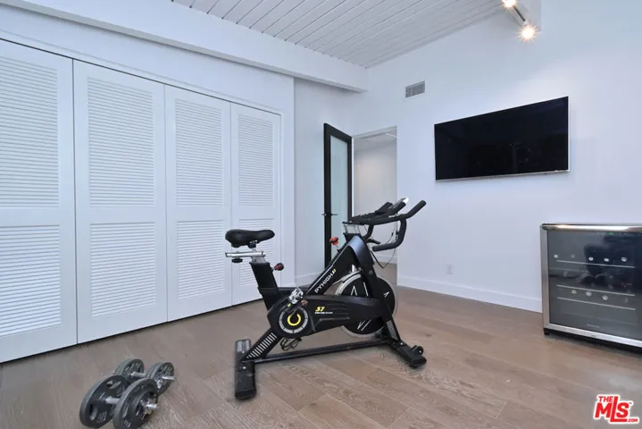13413 Bayliss Road, Los Angeles, California 90049