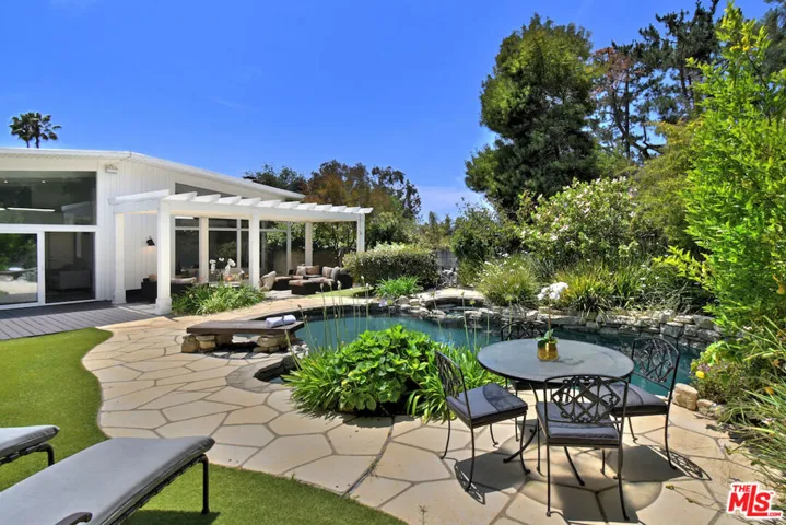 13413 Bayliss Road, Los Angeles, California 90049