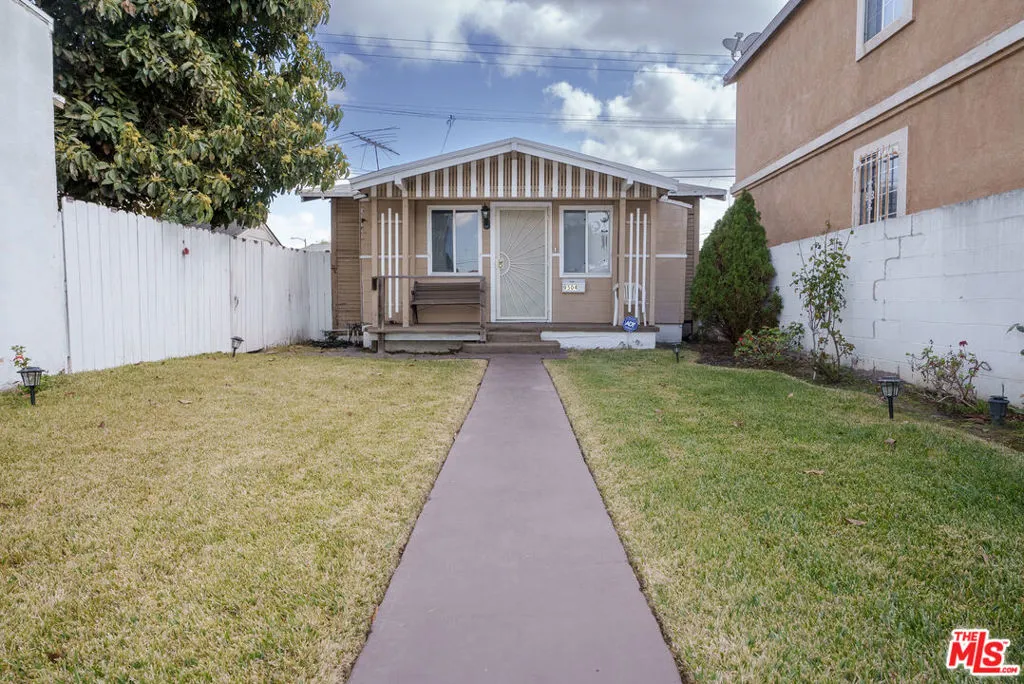 9504 S Main Street, Los Angeles, California 90003 home-pic-0