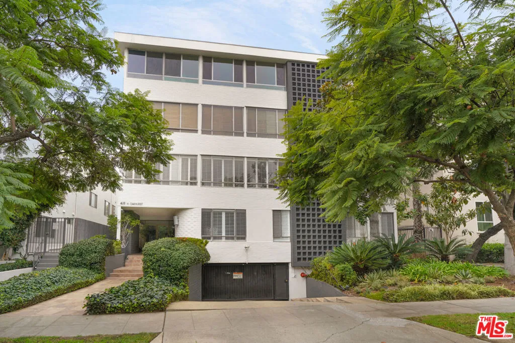 419 N Oakhurst Drive 101, Beverly Hills, California 90210 home-pic-0
