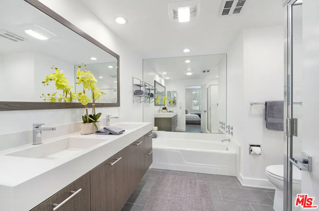 419 N Oakhurst Drive 101, Beverly Hills, California 90210 home-pic-15