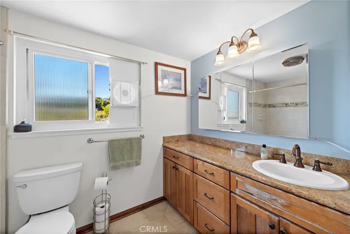 Upper hall bath with remodeled shower